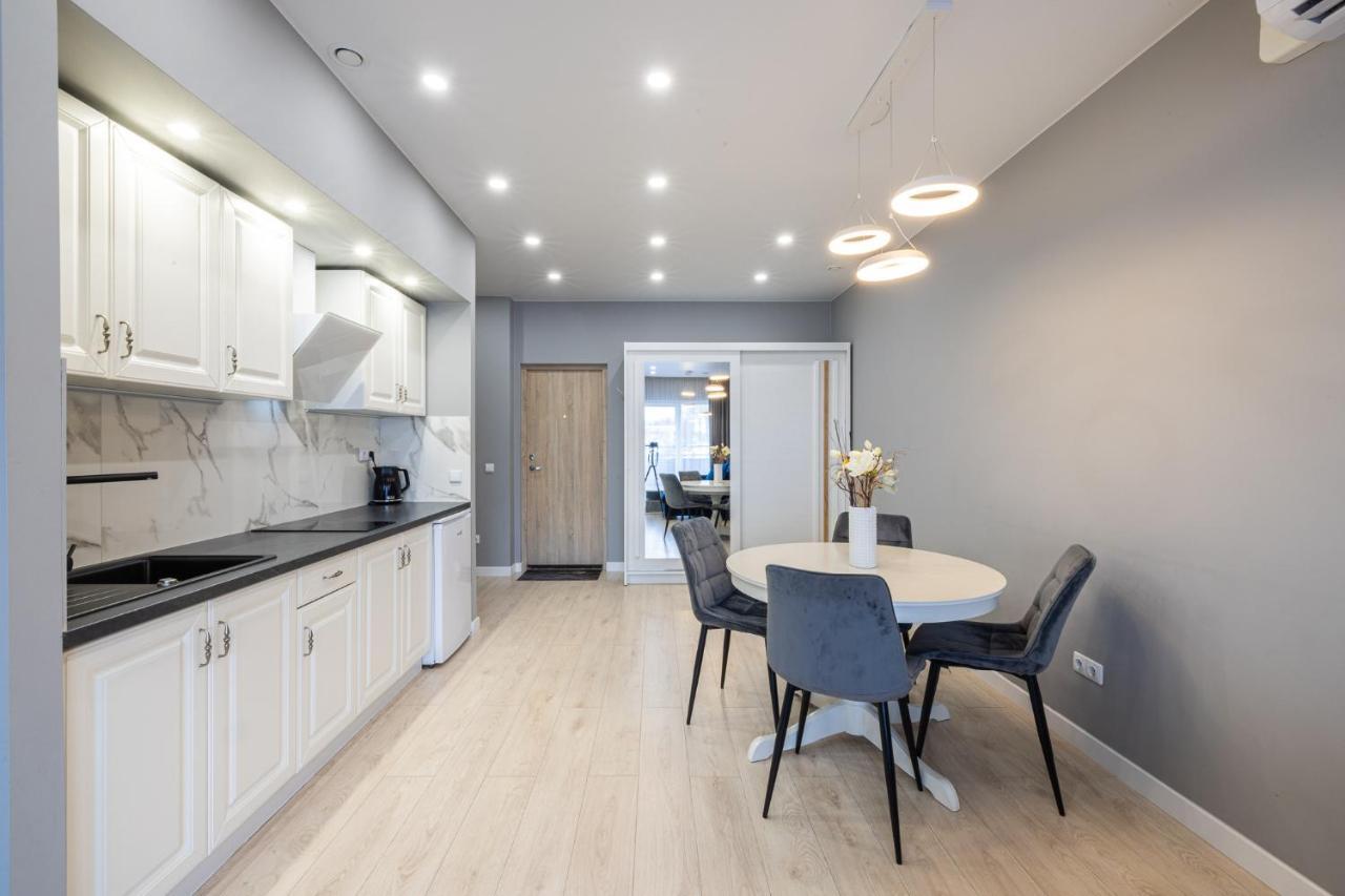 Dharma Stay Apartamentai Su Terasa Ir Vaizdu I Miesta Telšiai Extérieur photo
